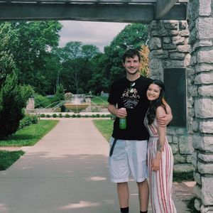 Meet your Posher, Ena